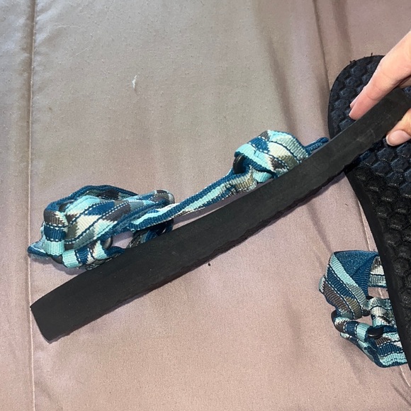 Sandals - Picture 3 of 3